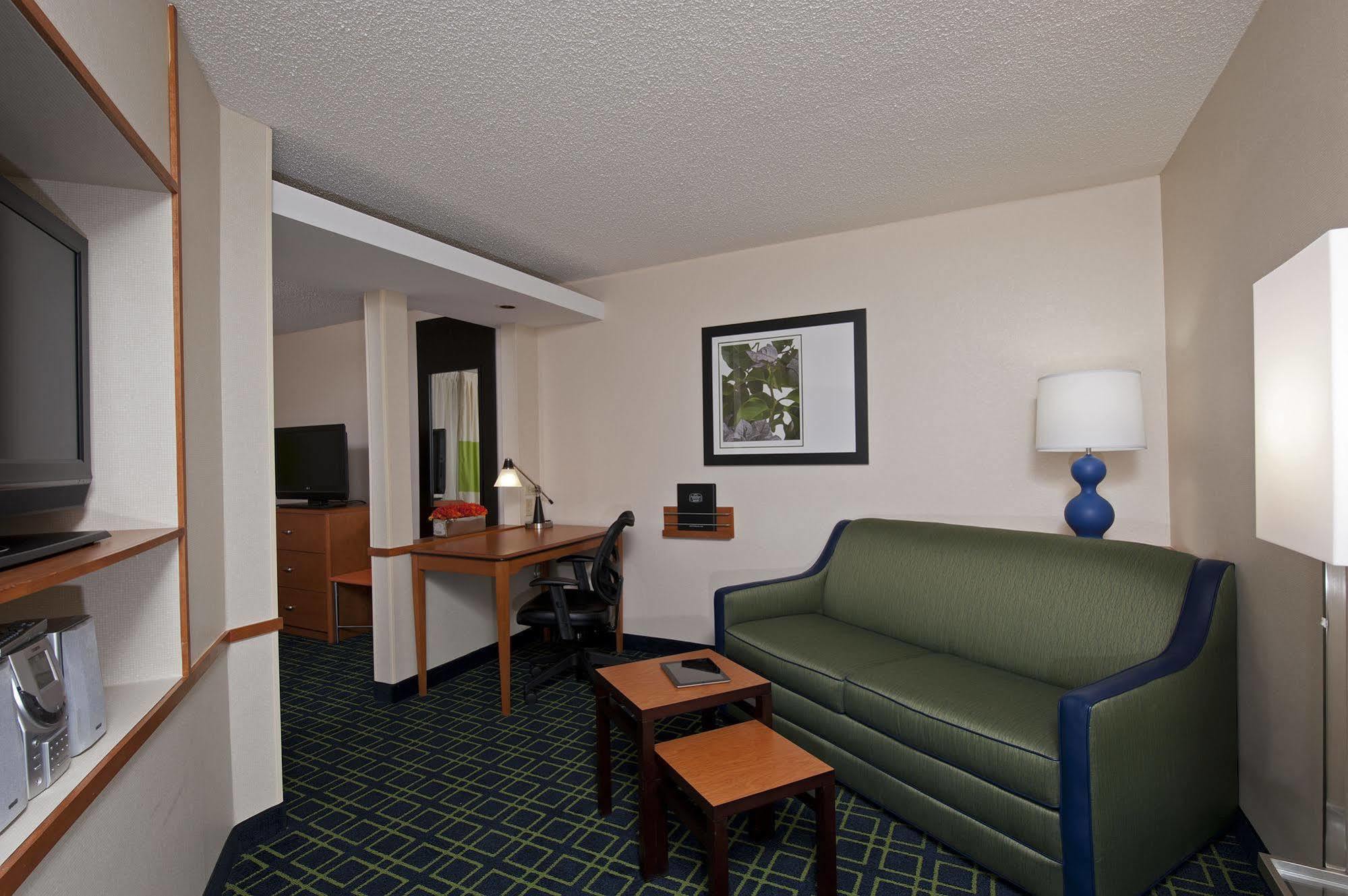 Fairfield Inn & Suites By Marriott Chicago Naperville Exterior photo